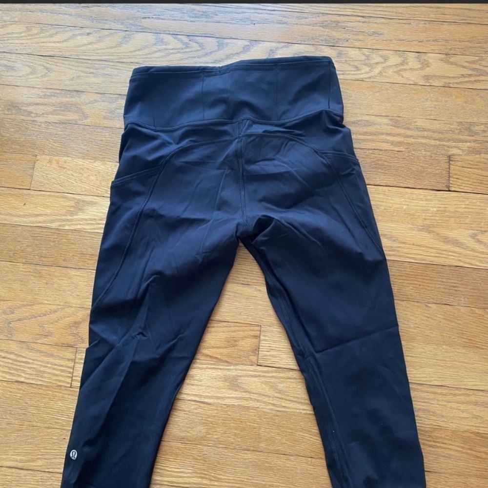 Lululemon black Capri length pants
